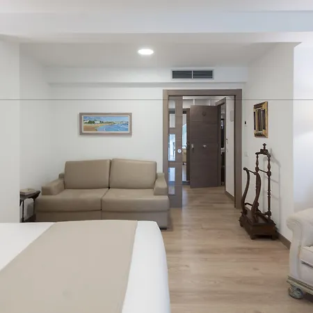 Sardinero 招待所 4*