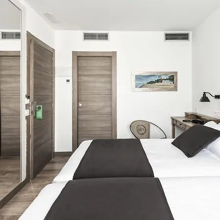 Sardinero 招待所 4*